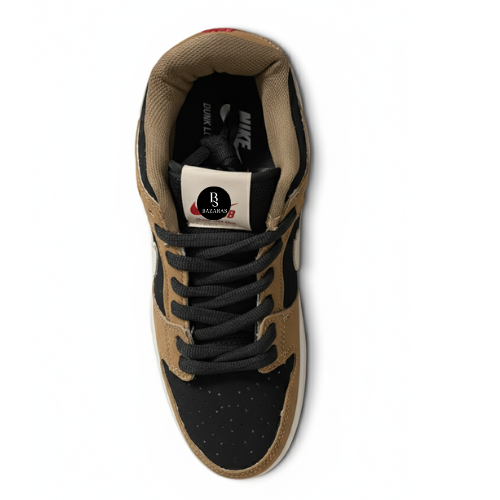 Sneaker SB Dunk Low de color café y negro